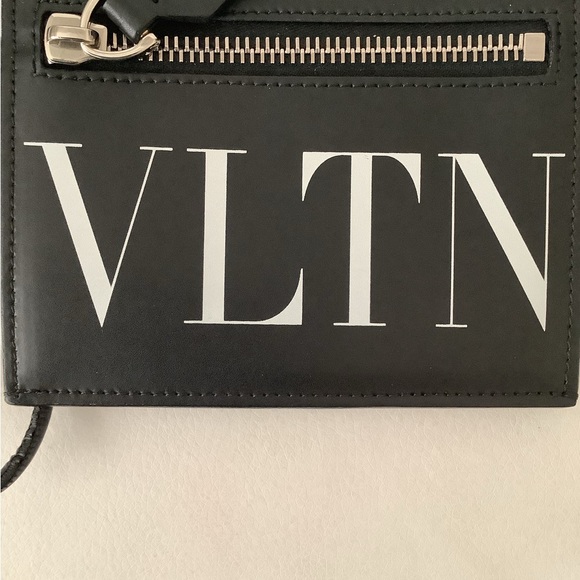 Authentic Valentino Garavani Unisex Calf Leather Phone Neck Strap Nior - Picture 2 of 13